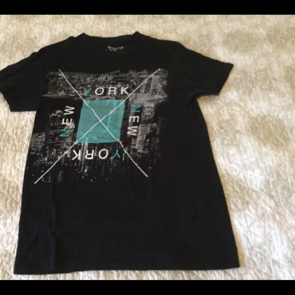 UNIVIBE Black Graphic T-shirt New York Size Small